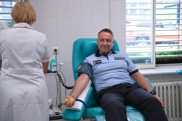 FOTO: Záchranné složky vyzývají k dárcovství krve