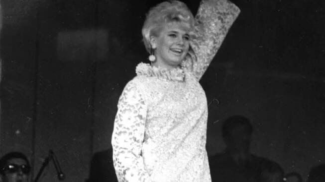 Pro její nadání, talent a temperament se Laďce říkávalo česká Barbra Streisandová.