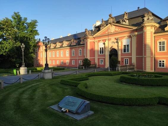 Kdy je vhodný čas přesunout památník rudoarmějce - Starosti starosty