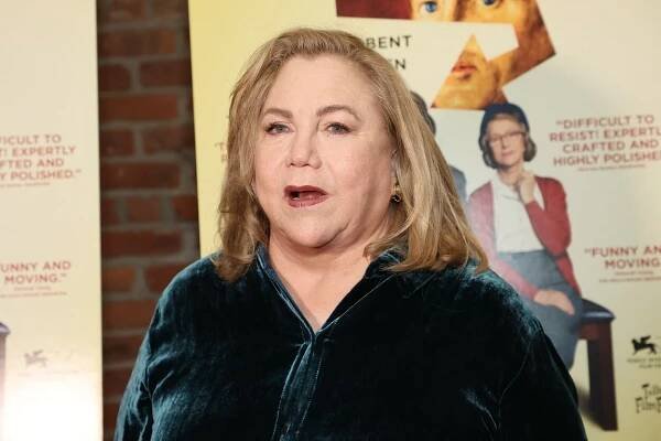 Kathleen Turnerová, která se proslavila ve filmech s Michaelem Douglasem, prošla velmi výraznou proměnou. Dnes je k nepoznání