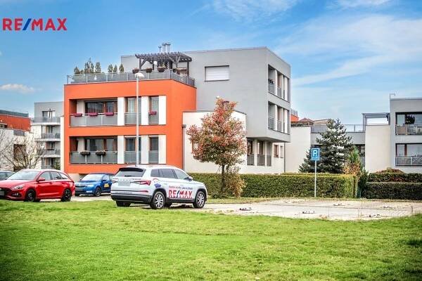 Prodej bytu 3+kk v osobním vlastnictví 96 m², Praha 10 - Pitkovice | Reality RE/MAX