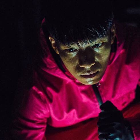 Who Plays 'Squid Game' Policeman Hwang Jun-ho? 10 Facts About Actor Wi Ha-jun