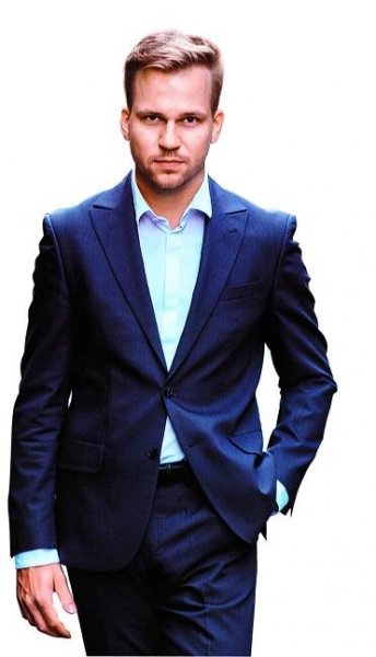 Když spím s jednou ženou, spím vlastně se všemi ženami světa, básní Martin Chodúr