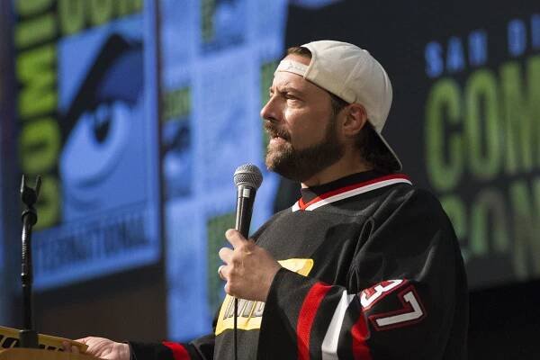 ‘I’m Still Above Ground!’ Director Kevin Smith Hospitalized After ‘Massive Heart Attack’