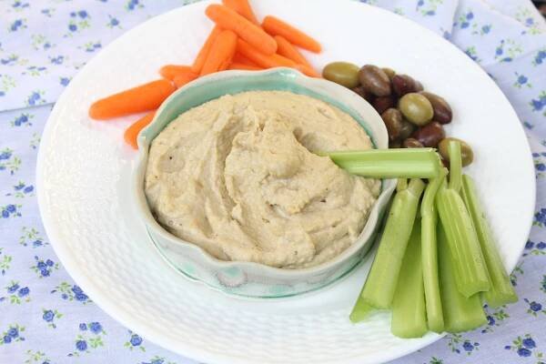 Sweet Sriracha Hummus