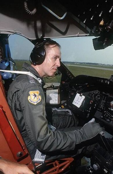 Larry D. Welch - Wikipedia