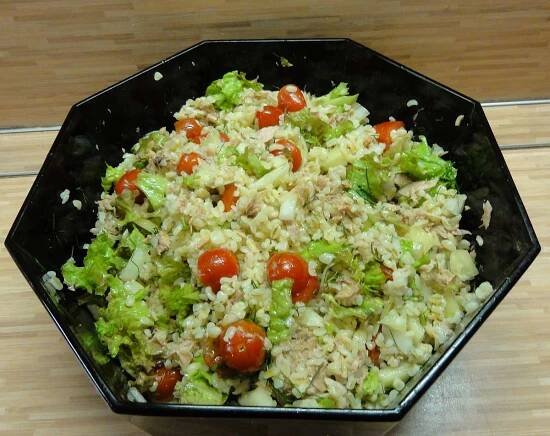 Jak připravit lehký salát z bulguru | recept | jaktak.cz