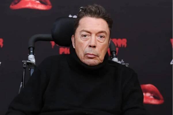 Je těžké ho poznat: Milovaný herec Tim Curry je po mrtvici k nepoznání, fanoušci jsou v šoku!