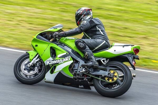 Renaissance Racing - KAWASAKI ZX7R