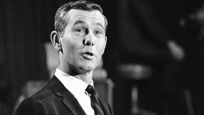 December 1964: Johnny Carson, star of NBC's 'Tonight' show, one of the channel's flagship, colour programmes. (Photo by Keystone Features/Getty Images) 
