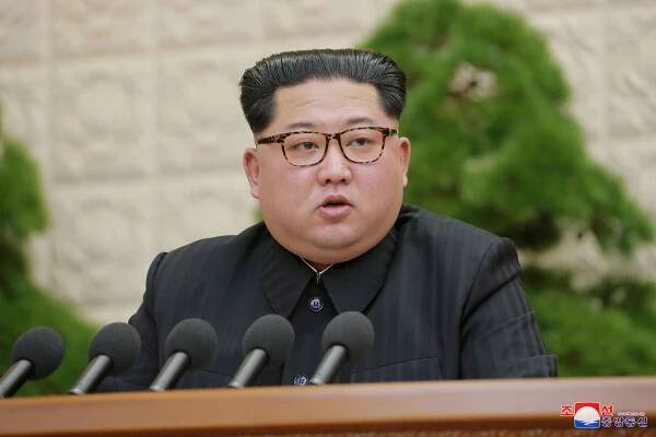 Soudruh Kim Čong Un řídil 3. plenární zasedání 7. Ústředního výboru Korejské strany práce - KLDR, Korejská lidově demokratická