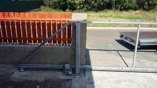 Vjezdová brána samonosná - RP systémy
