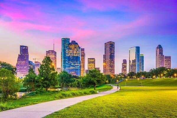 We Buy Houses In Houston, Tx: Get A Fast &Amp; Easy Cash Offer With Luxdominor.com Houston Texas Usa 2021 08 26 18 12 59 Utc