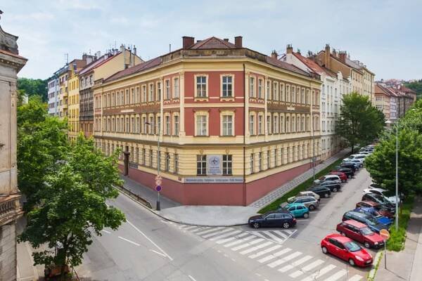 Knihovna - University College Prague - Vysoká škola mezinárodních vztahů a Vysoká škola hotelová a ekonomická s.r.o. foto 1