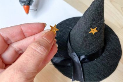 Mini čarodějnický klobouk na čelence | STOKLASA návody zdarma