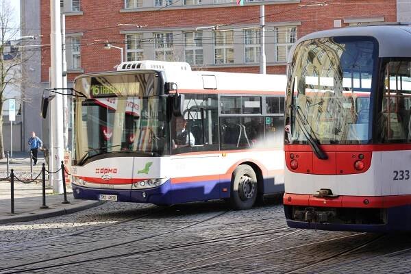 V Olomouci platí od neděle nové jízdní řády. Tady je kompletní přehled změn