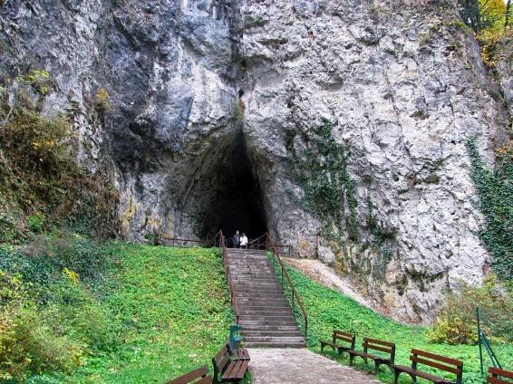 Kateřinská jeskyně vyniká hůlkovými stalagmity - Blansko, Jižní Morava