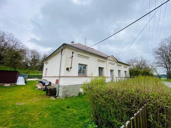 RD 4+1, garáž, pozemek 1046m2, Holubín – Chodová Planá | Révay Reality