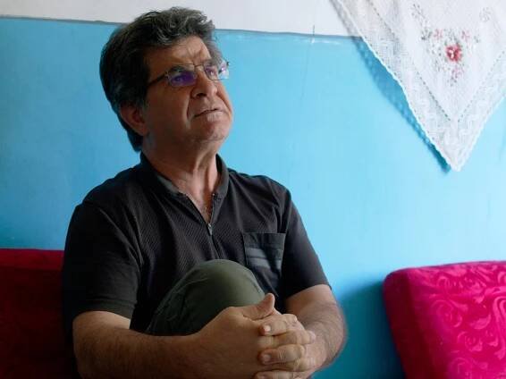An Iranian masterwork opens with its director behind bars