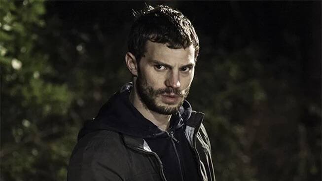 Kvůli roli vraha jsem pronásledoval cizí ženu, skandálně přiznal Jamie Dornan ze seriálu Pád