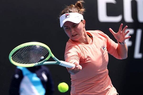 Krejčíkové se v Melbourne daří, čeká ji souboj s deblovou kolegyní Siniakové. Očekává těžký zápas