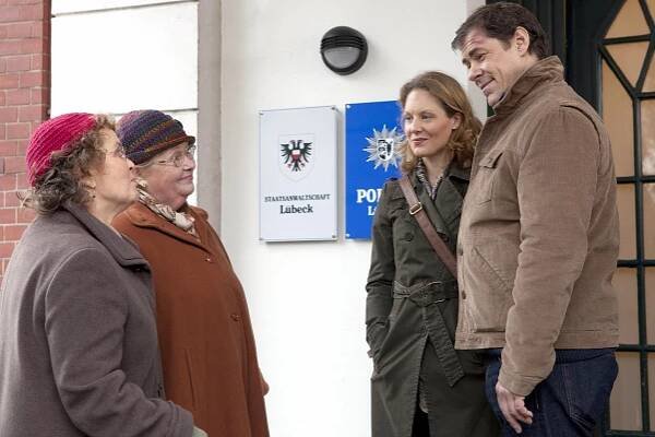Vraždy na severu - Špaček, datel, kos a smrt - Z filmu - Petra Kelling, Ulrike Bliefert, Tessa Mittelstaedt, Sven Martinek