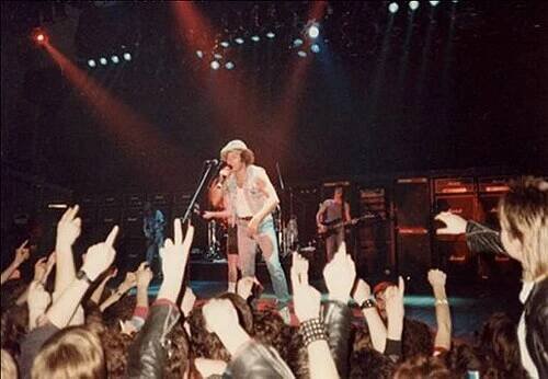 AC/DC - Wikimedia Commons