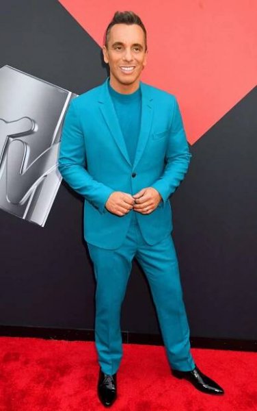 5 Things to Know About 2019 MTV VMAs Host Sebastian Maniscalco