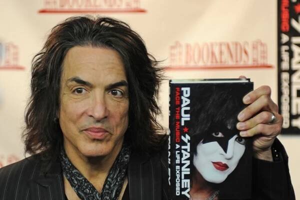 Paul Stanley nabízí pohled do své duše. Kniha vychází i v českém překladu - Minutové zprávy 