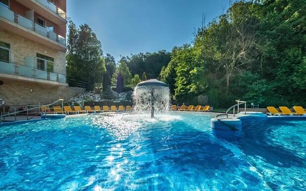 Maďarsko: Luxusní Thermal Hotel Visegrád ****+ s termálními lázněmi, wellness a polopenzí + dítě zdarma
