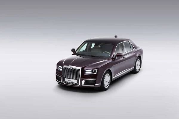 Aurus Senat slaví v Ženevě evropskou premiéru. Prohlédněte si Putinův hybrid do posledního detailu