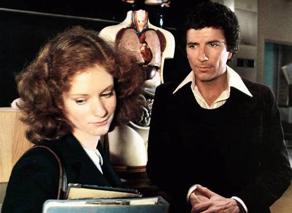 JENNIFER, from left: Lisa Pelikan, Bert Convy, 1978. ©American International Pictures