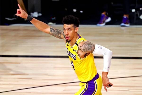 Greenovi po neproměněné trojce ve finále NBA hrozili smrtí