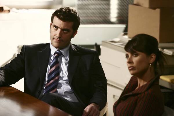 Kauzy z Bostonu - Hledám Shirley. Zn.: Zoufale - Z filmu - Craig Bierko, Constance Zimmer
