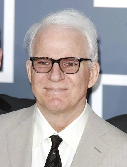 Být tátou před sedmdesátkou je skvělé, užívám si to, říká Steve Martin