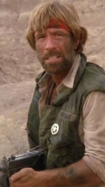 Chuck Norris uses a MAC-10. Lone Wolf McQuade (1983). Steve Carver