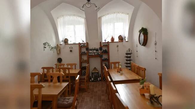 Prostory restaurace | Restaurace Na Zámku, Chrast