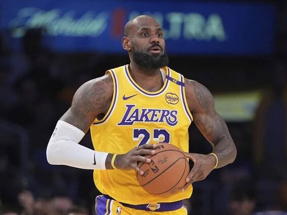 LeBron James na mladšího syna už čekat nebude - Sport.cz