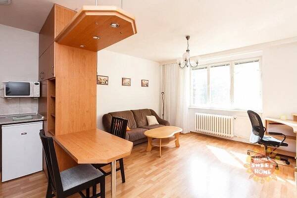 Praha, slunný zařízený byt k pronájmu 2+kk (35m2), Římská ulice, Vinohrady | Reality.iDNES.cz 