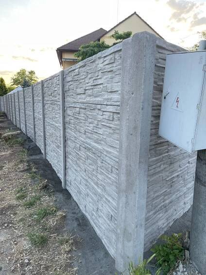 Betonové ploty české výroby - Praha | StavPloty.cz