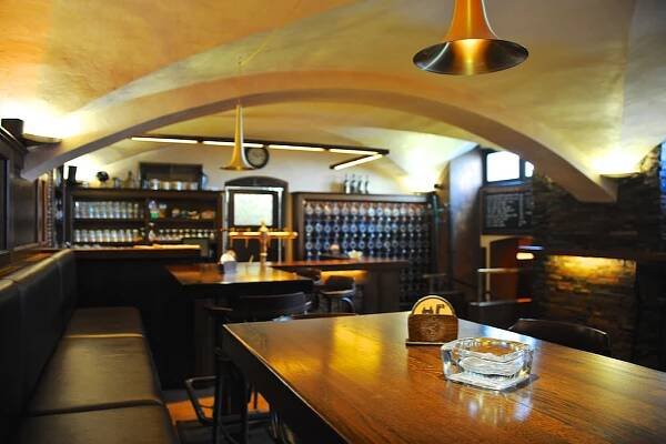 LED osvětlení restaurace Kocour Pub Brno | Belightled.cz