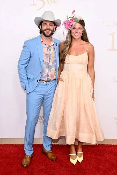 Thomas Rhett’s Wife Lauren Finds Her Phone After Search in Pond