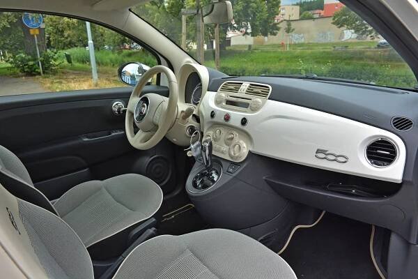 Fiat 500 s automatem je ideální auto pro ženy a do města. Na co si dát u ojetiny pozor?