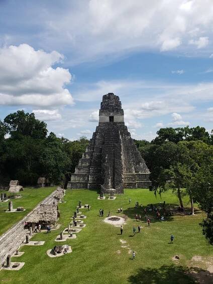 Beru si Guatemalce: Ženich musí pokleknout na kolena a vážně poslouchat každé slovo. Rady mu dává až deset starších | LP-Life.cz
