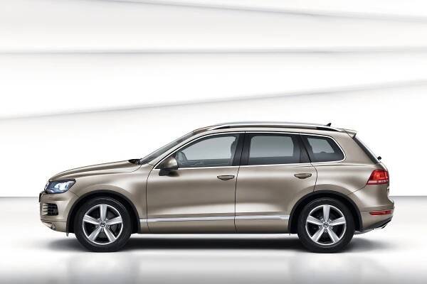 Volkswagen Touareg: Podrobné specifikace vozidel & Interaktivní nástroj pro srovnání