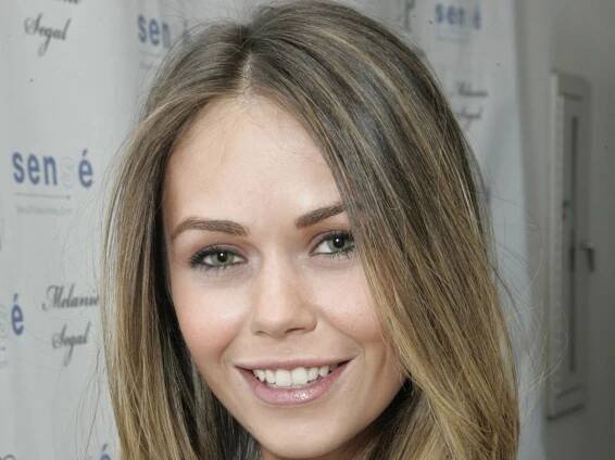 Alexis Dziena in Bikini – Body, Height, Weight, Nationality, Net Worth, and More - Celebs in Bikinis
