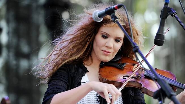showing the image of Alison Krauss