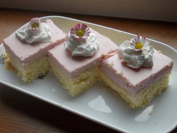 Recept: Piškotové jahodové řezy