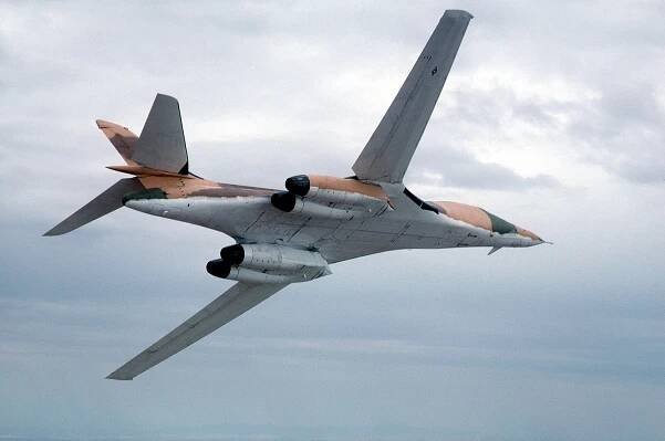 Soubor:B-1A underside 1982.jpg – Wikipedie