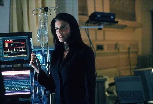 Akta X - Šestý zánik - Z filmu - Mimi Rogers